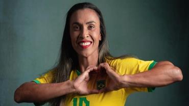 Após despedida da Copa, Marta quer continuar envolvida no futebol