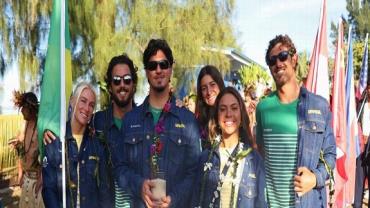 Medina e outros surfistas participam da Cerimônia de Abertura das Olimpíadas no Taiti; entenda