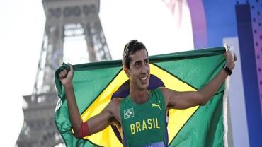 "Era xingado enquanto treinava", revela Caio Bonfim, prata pelo Brasil na Marcha Atlética