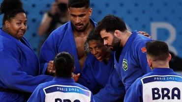 "Na base do ódio": Rafaela Silva decide e Brasil conquista bronze no judô por equipes em Paris