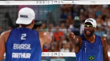 Evandro e Arthur Lanci avançam para quartas do vôlei de praia