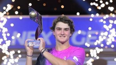 Tênis: João Fonseca conquista o título do Next Gen ATP Finals