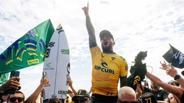 Surfe: Filipe Toleto conquista título da etapa de Gold Coast