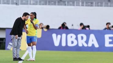 Arthur Elias cobra Conmebol por estrutura da Copa América Feminina