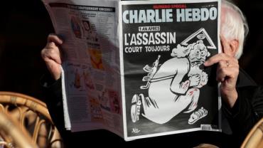 Jornal do Vaticano critica capa "lamentável" do Charlie Hebdo