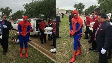 Policial se veste de Homem-Aranha para ir a funeral de menino