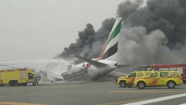 Voo da Emirates Airline sofre acidente durante pouso no aeroporto de Dubai