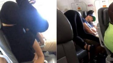 Passageira é flagrada fazendo ioga em poltrona de avião