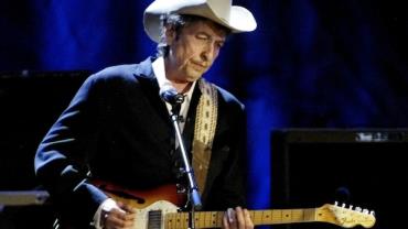 Bob Dylan recebe o Prêmio Nobel de Literatura