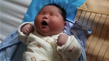 'Bebê gigante' nasce com quase sete quilos em província na China