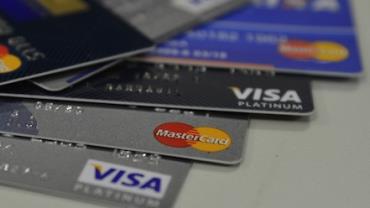 Caixa reduz juros do rotativo do cartão de crédito