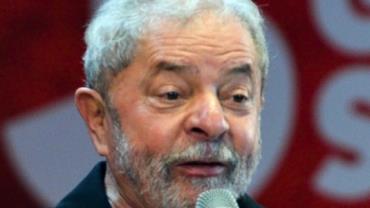 Defesa de Lula pede suspensão de processo que investiga tríplex no Guarujá (SP)