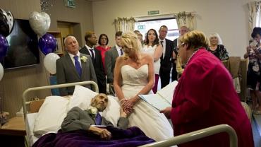 Homem com câncer morre dois dias após se casar em clínica