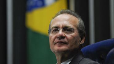 Renan deixa a liderança do PMDB no Senado e diz que Temer não tem 'credibilidade'