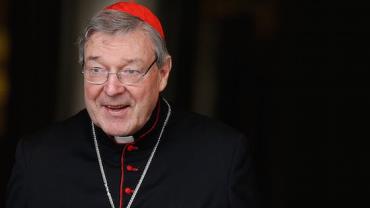 Terceiro na hierarquia do Vaticano é acusado de pedofilia