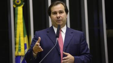 Maia diz que é preciso votar rapidamente denúncia contra Temer