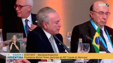 Meirelles cochila durante discurso de Temer na Cúpula do Mercosul