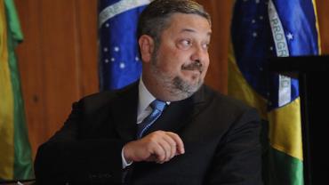 Dissimulado é ele, diz defesa de Palocci sobre declarações de Lula