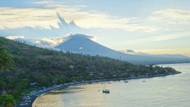 Indonésia evacua 75 mil pessoas por erupção de vulcão em Bali