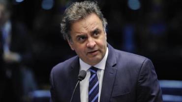 Aécio Neves sinaliza a aliados que deixará presidência do PSDB, diz jornal