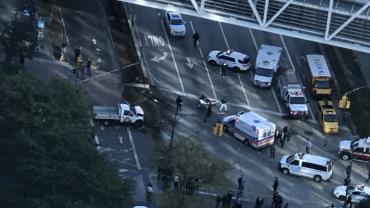 Vídeo mostra pessoas no chão após atropelamento em Nova York