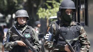 Forças Armadas participam de operação conjunta com polícias em São Gonçalo