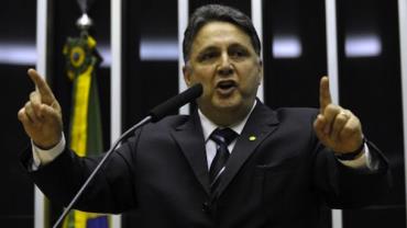 Preso, Garotinho, ex-governador do Rio, denuncia perseguição