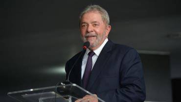 MPF desiste de periciar recibos de aluguel de apartamento de Lula