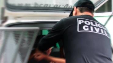 Polícia deflagra operação contra "máfia de concursos" e mira professores públicos do DF