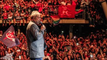 Termina prazo para Lula se apresentar à Polícia Federal em Curitiba