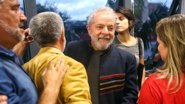 Lula fecha negociação com a Polícia Federal e se entrega neste sábado