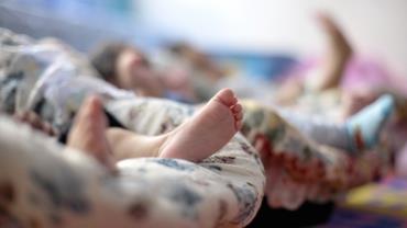 Juizado Especial do DF prorroga licença maternidade para mãe de bebês prematuros