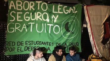 Câmara dos deputados da Argentina aprova legalização do aborto