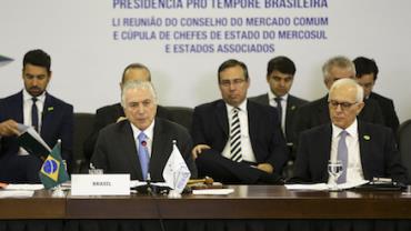 Presidente uruguaio assume a liderança do Mercosul; Temer discursa