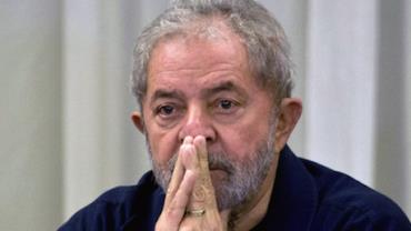 Relator da Lava Jato suspende decisão de conceder liberdade a Lula