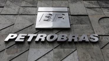 Petrobras anuncia queda de quase 1% no preço da gasolina nas refinarias
