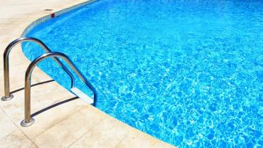 Menino de dois anos morre afogado após cair em piscina em MT
