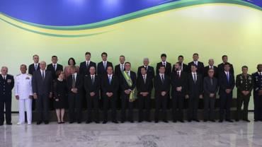 Bolsonaro dá posse aos 21 ministros de seu governo