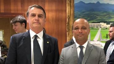 Major Vitor Hugo será o líder do governo na Câmara, confirma Bolsonaro