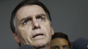 Bolsonaro assina decreto que facilita a posse de armas no Brasil
