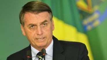 Bolsonaro vai analisar opções para Previdência durante viagem a Davos