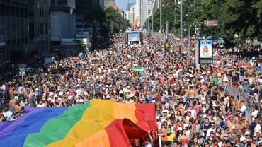 Confira quais ruas estão fechadas e o trajeto do desfile da Parada LGBT