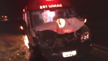 Ambulância do Samu se envolve em acidente com cavalos; veículo levava um motociclista para o hospital