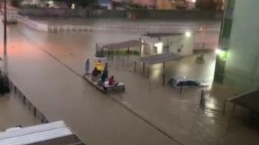 Chuva provoca mortes, deslizamento de barreiras e alagamentos no Grande Recife