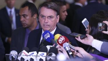 Falta de recursos diminuirá expediente de militares, diz Bolsonaro