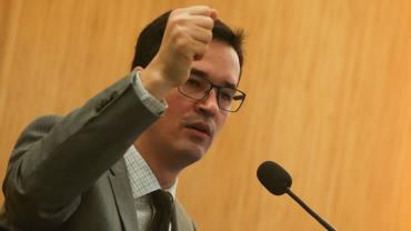 Conselho nega afastamento de Dallagnol pedido por Renan Calheiros
