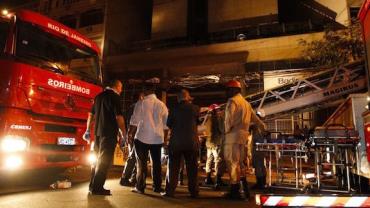 Incêndio é controlado e pacientes são removidos de hospital no Rio