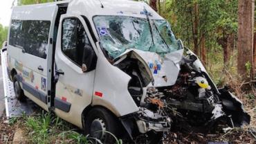 Acidente com micro-ônibus na BR-259 deixa mortos e feridos no Espírito Santo