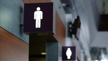 Shopping de SP é condenado por recriminar trans em banheiro feminino