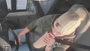 Motorista é presa por beber enquanto dirigia ônibus escolar nos EUA